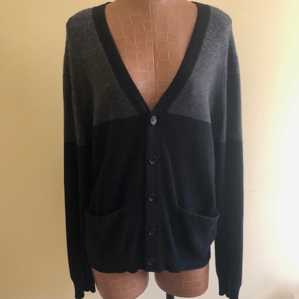 Cashmere Button Down Cardigan Sweater IQ, Like NEW!